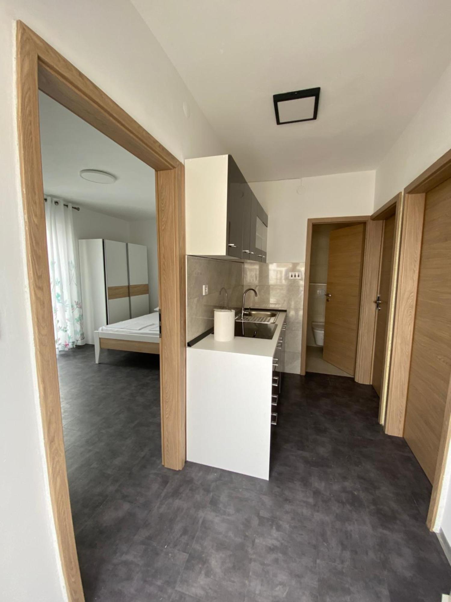 Apartmani Pozega พาก ภายนอก รูปภาพ